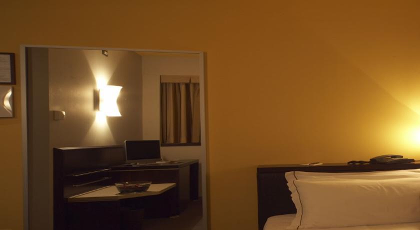 Hotel Montini Linate Airport Peschiera Borromeo Εξωτερικό φωτογραφία
