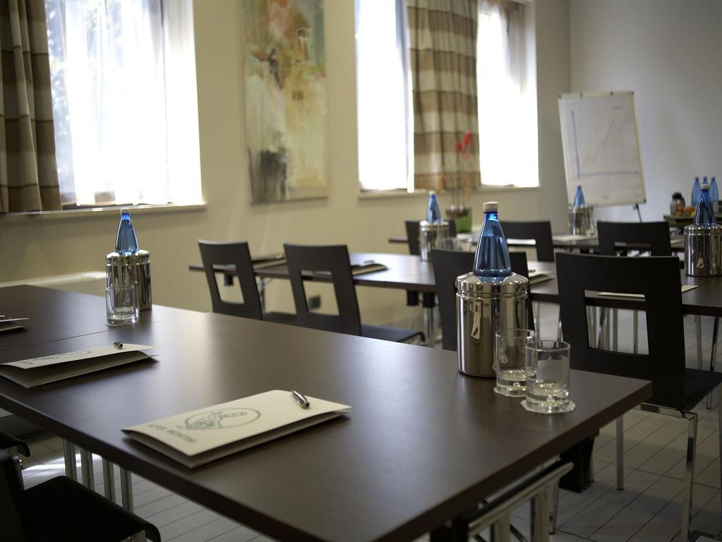 Hotel Montini Linate Airport Peschiera Borromeo Εξωτερικό φωτογραφία