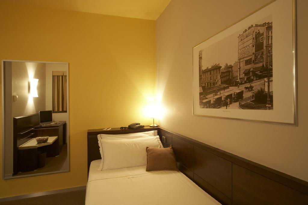 Hotel Montini Linate Airport Peschiera Borromeo Δωμάτιο φωτογραφία