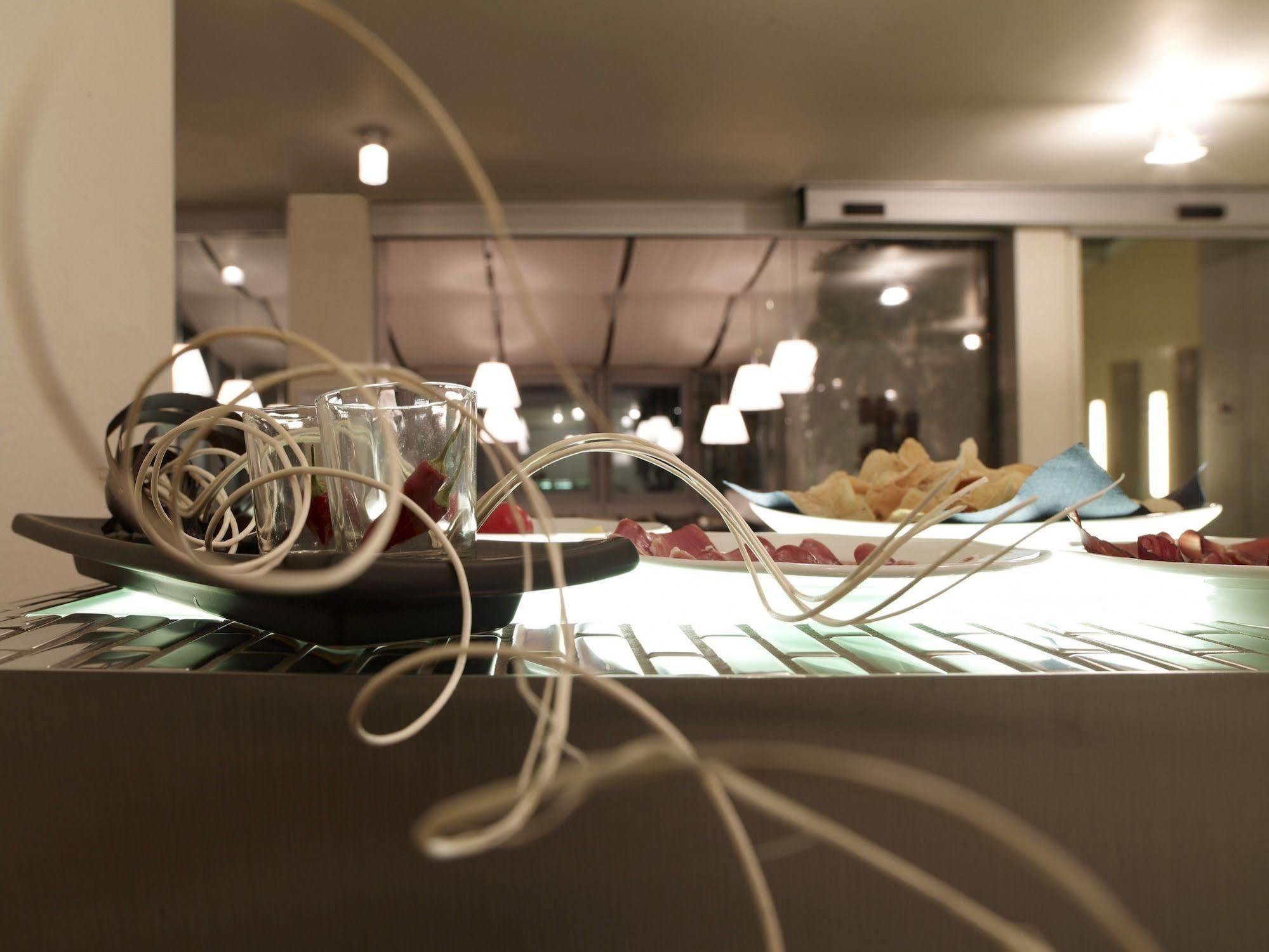 Hotel Montini Linate Airport Peschiera Borromeo Εξωτερικό φωτογραφία